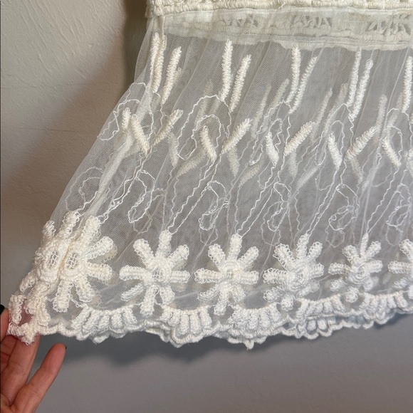 Sundance Cream Floral Lace Blouse - Picture 4 of 9